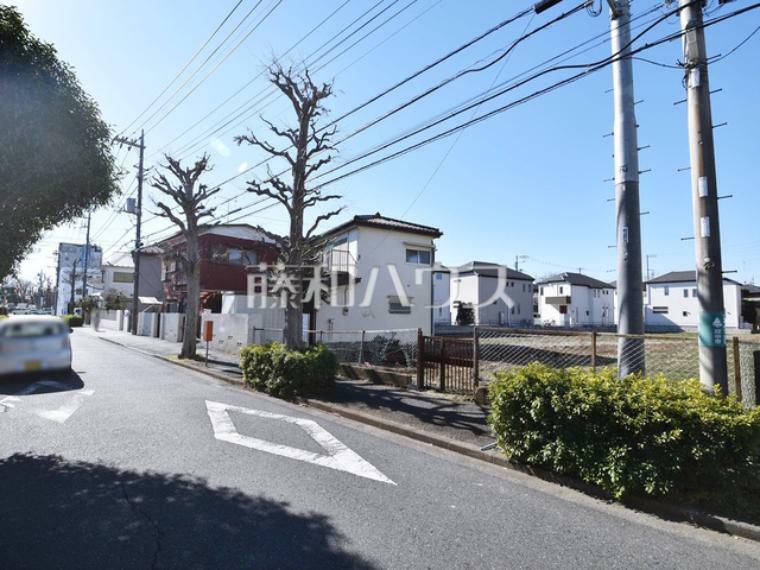 現況写真 接道状況および現場風景　【府中市白糸台3丁目】