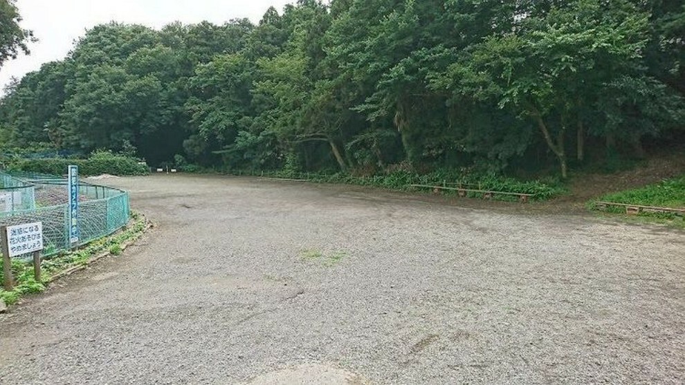 公園 緑の広場9号 徒歩2分。