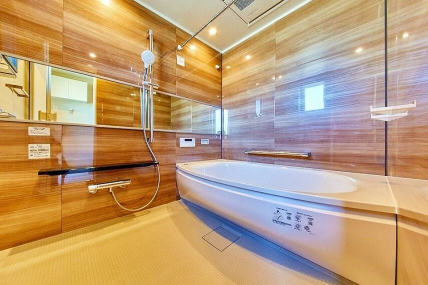 浴室 【ユニットバス】1620サイズ。寛ぎのひとときが一日の疲れを癒してくれます。