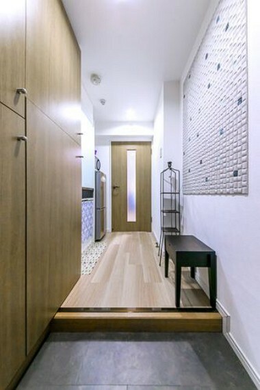 住まいの第一印象を決める玄関スペースは、清潔感ある空間に。