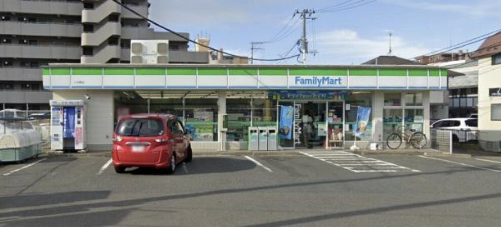 コンビニ ファミリーマート二の森店