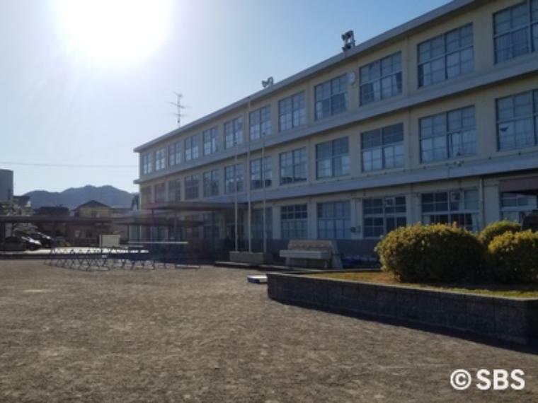小学校 【小学校】駒形小学校まで758m