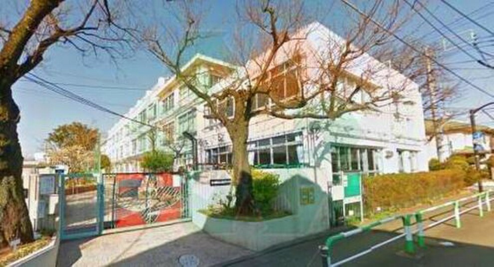 小学校 文部科学省・教育課程特例学校として平成31年から令和5年度まで指定を受け、特色ある教育を実施し子どもたちの教育の充実を図ります。