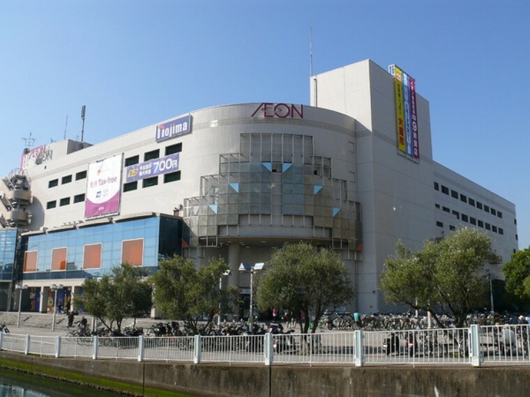 スーパー イオン金沢八景店 イオンリテール株式会社が運営する大型商業施設（ショッピングセンター）である。ネットスーパー取扱店舗。
