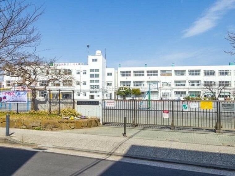 小学校 横浜市立金沢小学校 学校教育目標:～自らの思いや願いの実現をめざして、ねばり強く学び続け、心豊かに明日を創りだす子～