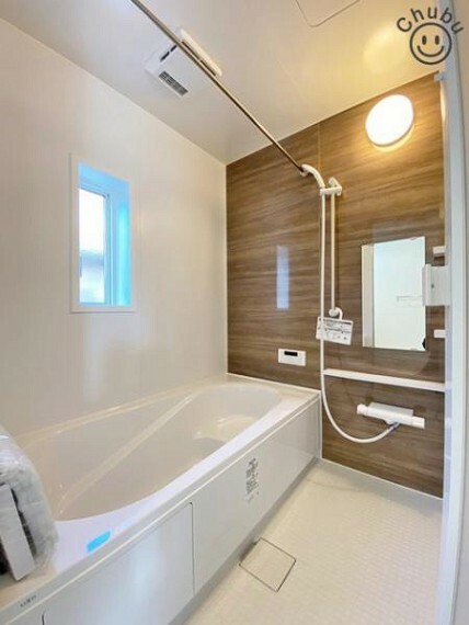 浴室 浴室暖燥機付きのバスルーム　雨や梅雨の時期でも快適にお洗濯ができます！ ゆったり入れる浴槽は一日の疲れをリセットできます！