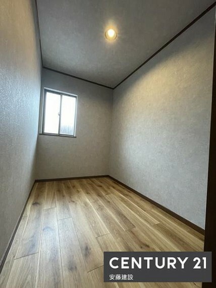 【　サービスルーム　】 2階3帖サービスルーム 使用用途豊富で使い勝手の良い空間！