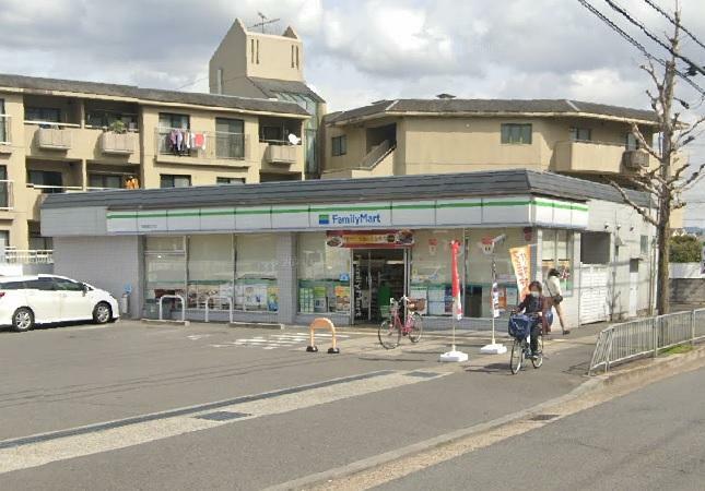 コンビニ ファミリーマート京都嵯峨広沢店