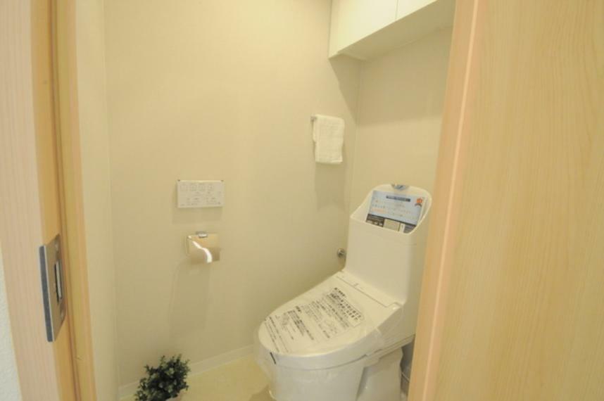 トイレ ウォシュレット機能付トイレです。