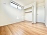 同仕様写真（内観） 【5.2帖洋室】 シンプルな空間なので家具を合わせやすいですね。※写真は同一仕様または同一タイプです