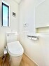 同仕様写真（内観） 1Fと2Fにあるトイレは小窓付きで換気も楽々です。※写真は同一タイプまたは同一仕様です。