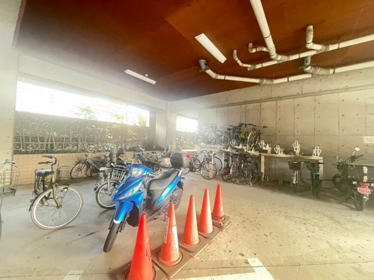 駐輪場 自転車を駐車可能！敷地が広いのでゆったり停めるスペースがございます。