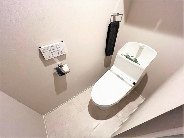 トイレ 温水洗浄便座付きトイレです 便座が温かく冬でも快適です