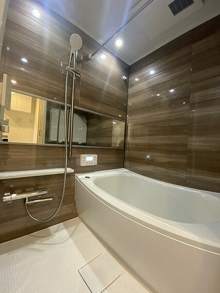浴室 1216サイズの浴室。浴室換気乾燥機完備。