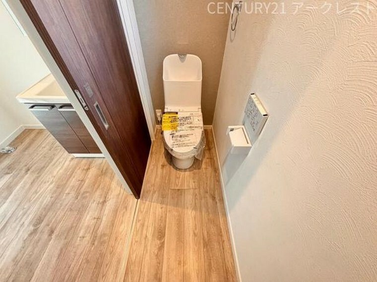 トイレ ～Toilet～シンプルな内装のスッキリとしたトイレです。お手入れやお掃除が、簡単にできるシンプルなデザインのトイレです。