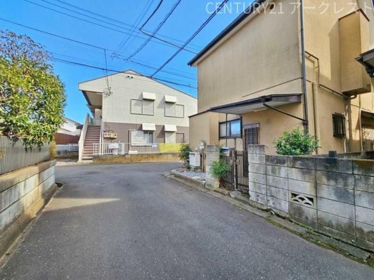 現況写真 落ち着いた雰囲気が漂う住宅街。ゆったりと暮らしたい方にもおすすめしたい、静かで心地良い住環境になっております。