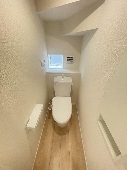 トイレ 温水洗浄機能付きトイレは2箇所完備！