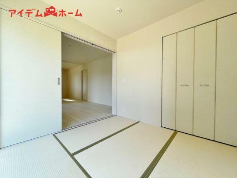 リビングから目が届く和室は、お子様の遊び場・<BR/>家事スペースとして使うのもオススメです！