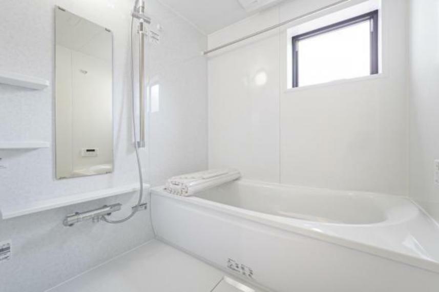 浴室 足を伸ばしてゆったりと入浴ができる1坪サイズのユニットバス