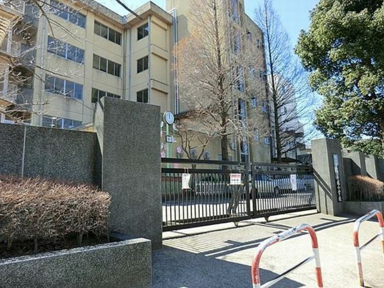 小学校 松戸市立河原塚小学校 徒歩9分。