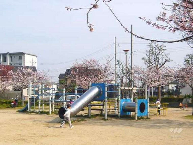 公園 東富松北公園の外観