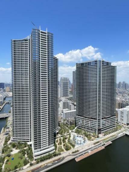 外観写真 三井不動産レジデンシャル旧分譲、地上58階建て（サウス）、超高層タワーマンション。