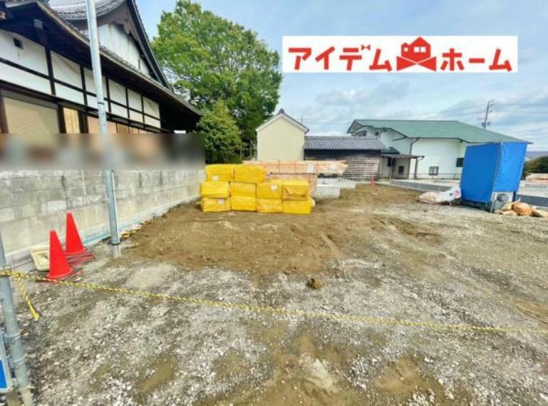 現況外観写真 現地（2024年4月）撮影 1号棟 休日、平日問わずお気軽にお問合せくださいませ。