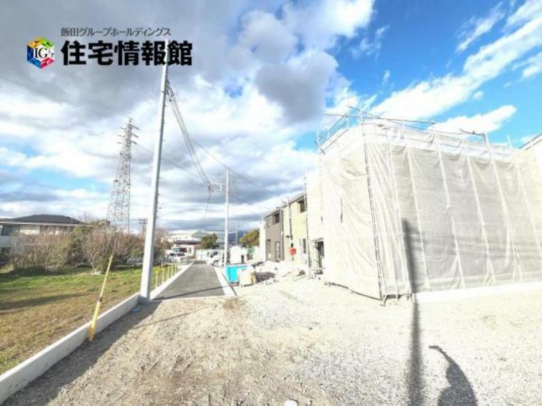 現況写真 三島市青木に誕生する新築戸建。工事が進む現地の写真です。