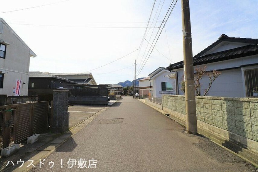 現況写真 前面道路含む現地写真