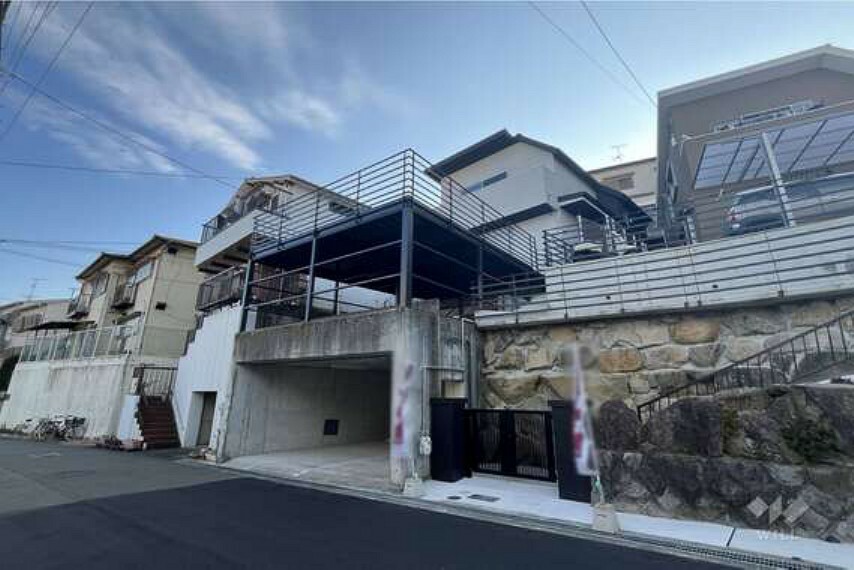 現況外観写真 【外観】この物件は、阪急箕面線「桜井」駅から徒歩15分の場所にございます。完成は2023年8月です。
