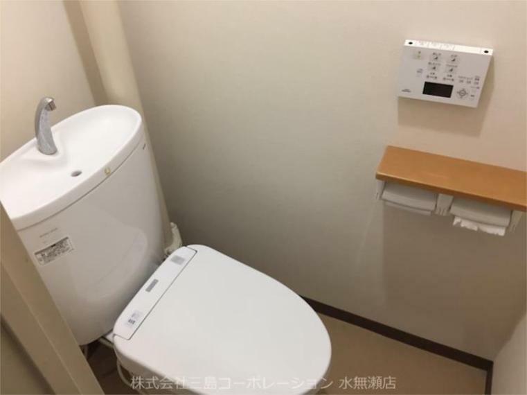 トイレ 快適な温水洗浄便座付きトイレ