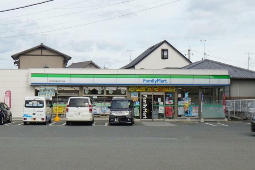 コンビニ ファミリーマート　春日若葉台東3丁目