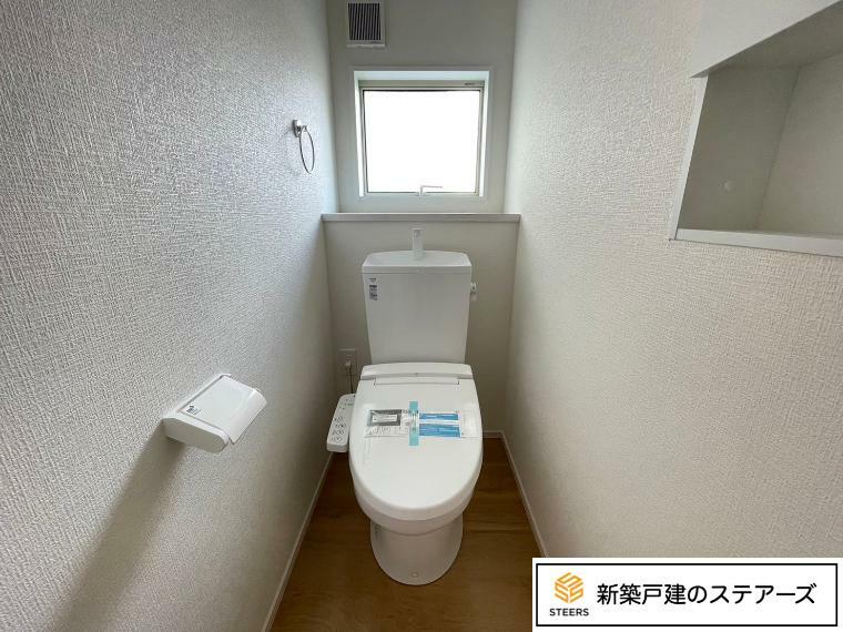 トイレ 温水洗浄便座付きのトイレです。