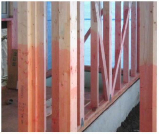 【防蟻加工】シロアリの侵入・被害を防ぐための処置。予防駆除剤などを使用し、木造住宅へのシロアリ被害を防ぎます。
