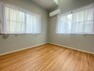 洋室 ～1階洋室4.8帖～明るく使いやすいお部屋です。