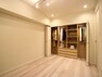 洋室 充分な収納スペースを確保。居室内に余計な家具を置く必要がないので、シンプルですっきりとした暮らし。