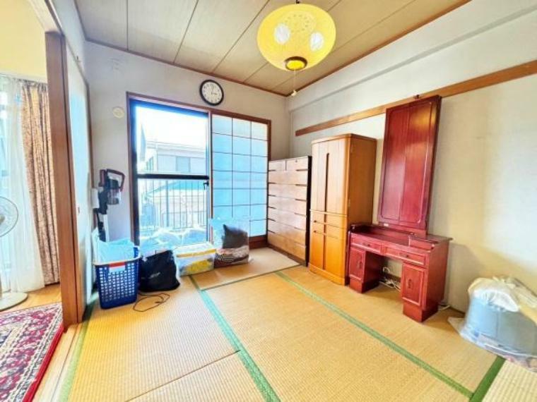 和室 ～・～Japanese Room～・～ リビング横の和室の様子です。リビング同様に陽当たりがとても良く、畳も綺麗にお使いです。