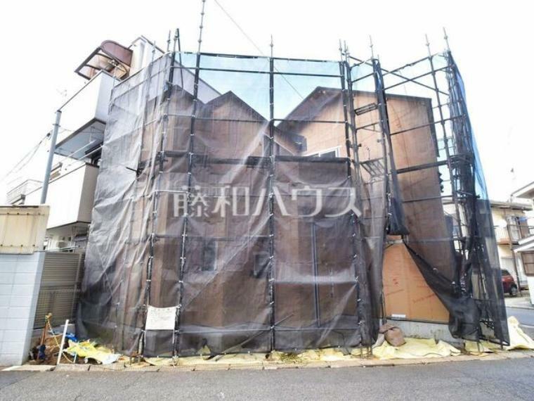 現況外観写真 外観　【八王子市東浅川町】 ここに住む方を想像して、着々と建築しております！