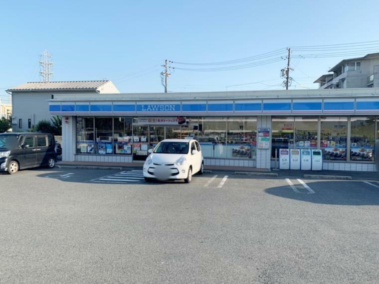 コンビニ ローソン　豊橋日色野店