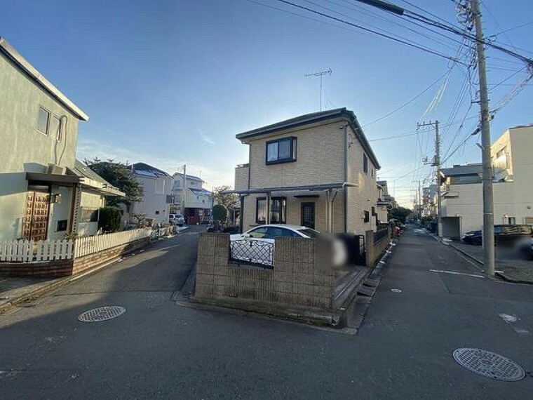 現況写真 周辺は住宅が建ち並ぶ閑静な住宅街です。