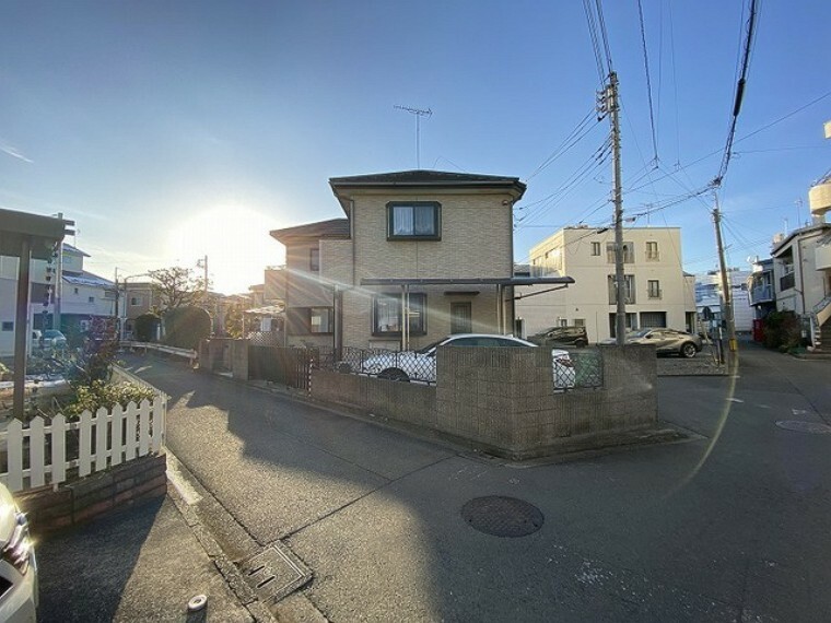 現況写真 周辺は住宅が建ち並ぶ閑静な住宅街です。