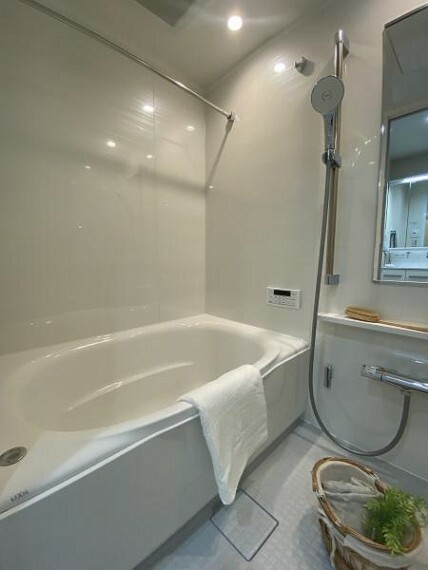 浴室 ■1216サイズの浴室、追い焚き機能＆浴室換気乾燥機完備