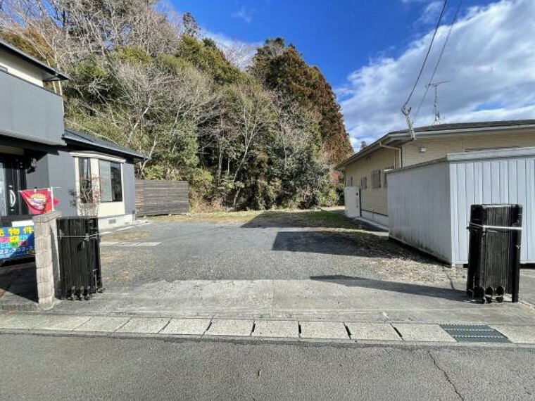 駐車場 《駐車場》