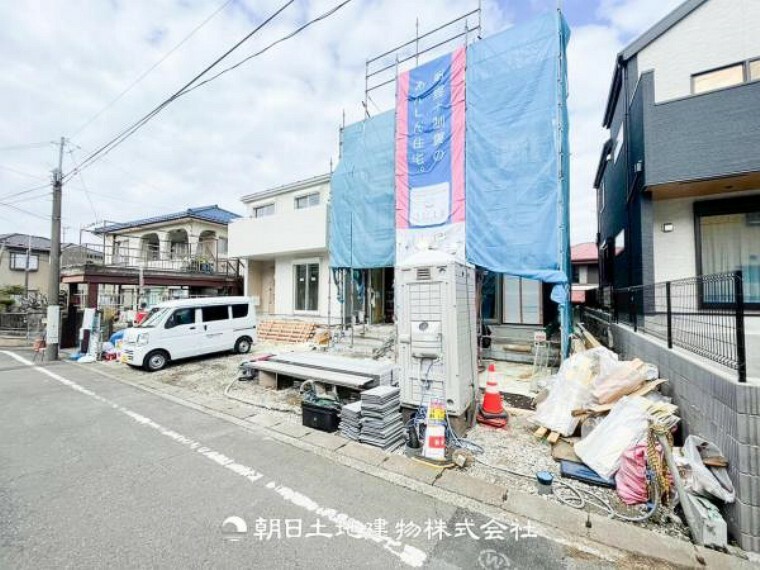 現況外観写真 只今建築中ですが完成物件のご案内も致します。