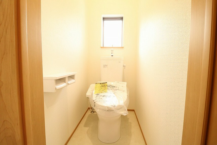 トイレ 白を基調とした清潔感のあるトイレ