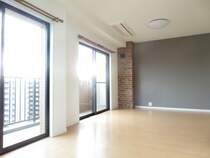 天井埋め込み式のエアコンを採用しており、お部屋がスッキリとした印象になります。