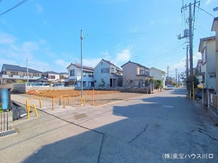 現況写真 前面道路含む現地