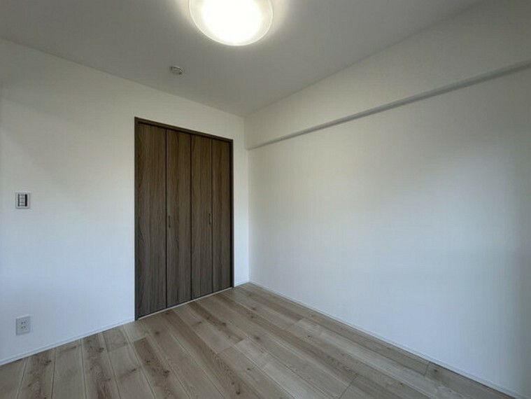 洋室 自由度が高いので家具やレイアウトでお好みの空間を創り上げられます。