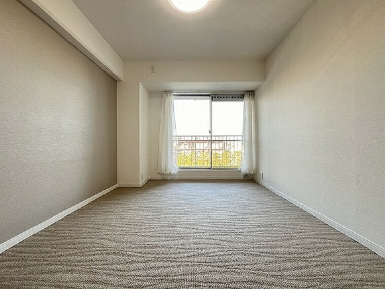 子供部屋 白を基調とした室内は、明るい住空間を造り出すだけでなく、清潔感をもたらしてくれます。