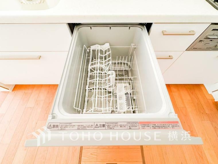 発電・温水設備 【食器洗浄乾燥機】手洗いに比べ節水効果が高く、食器の洗浄から乾燥まで、食後の水仕事を軽減します。